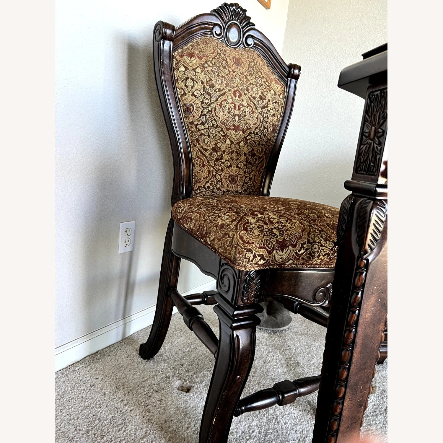 Windsor Court Gathering Table 6 Windsor Court Gathering Table - Image 4