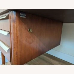 Executive Desk - Stow And Davis Sigma Series -Home Furnishings Store 1500 1500 frame 0 2506