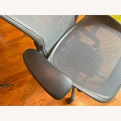 Herman Miller Aeron Chair - Medium B -Home Furnishings Store 1500 1500 frame 0 27