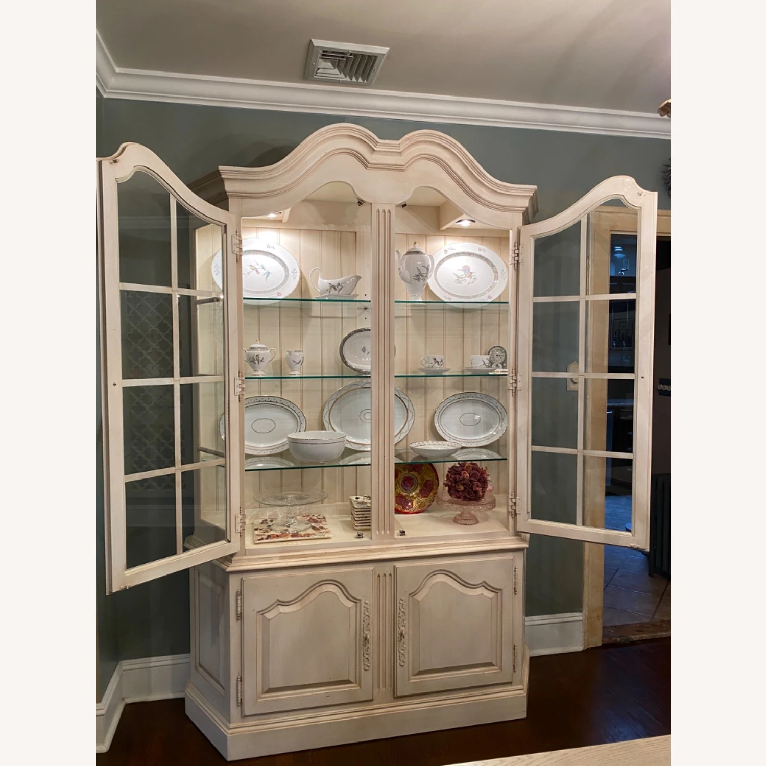 Ethan Allan Display And Buffet Cabinets 9 Ethan Allan Display And Buffet Cabinets - Image 7