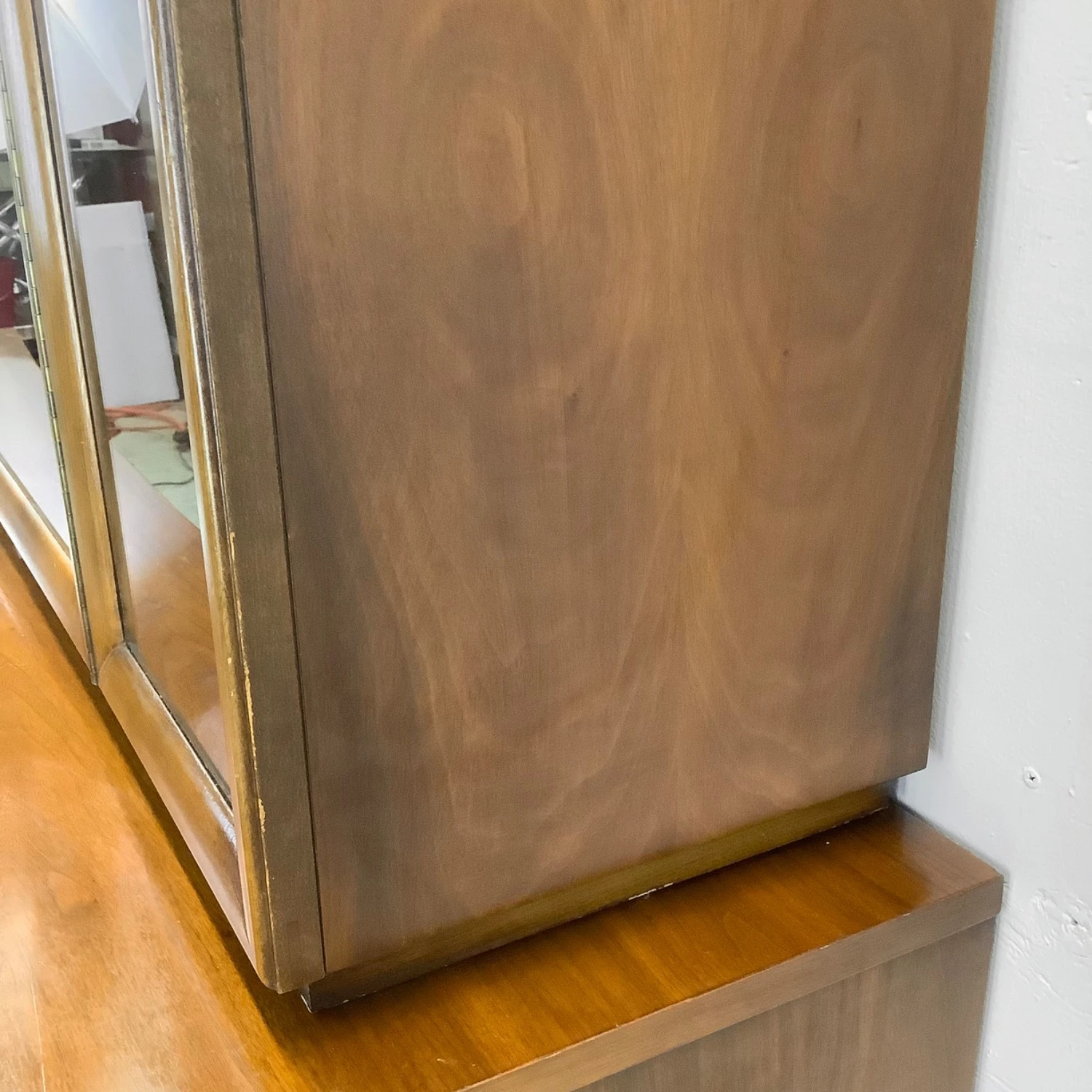 Young Manufacturing MCM Walnut Sideboard China Cabinet 14 Young Manufacturing MCM Walnut Sideboard China Cabinet - Image 12