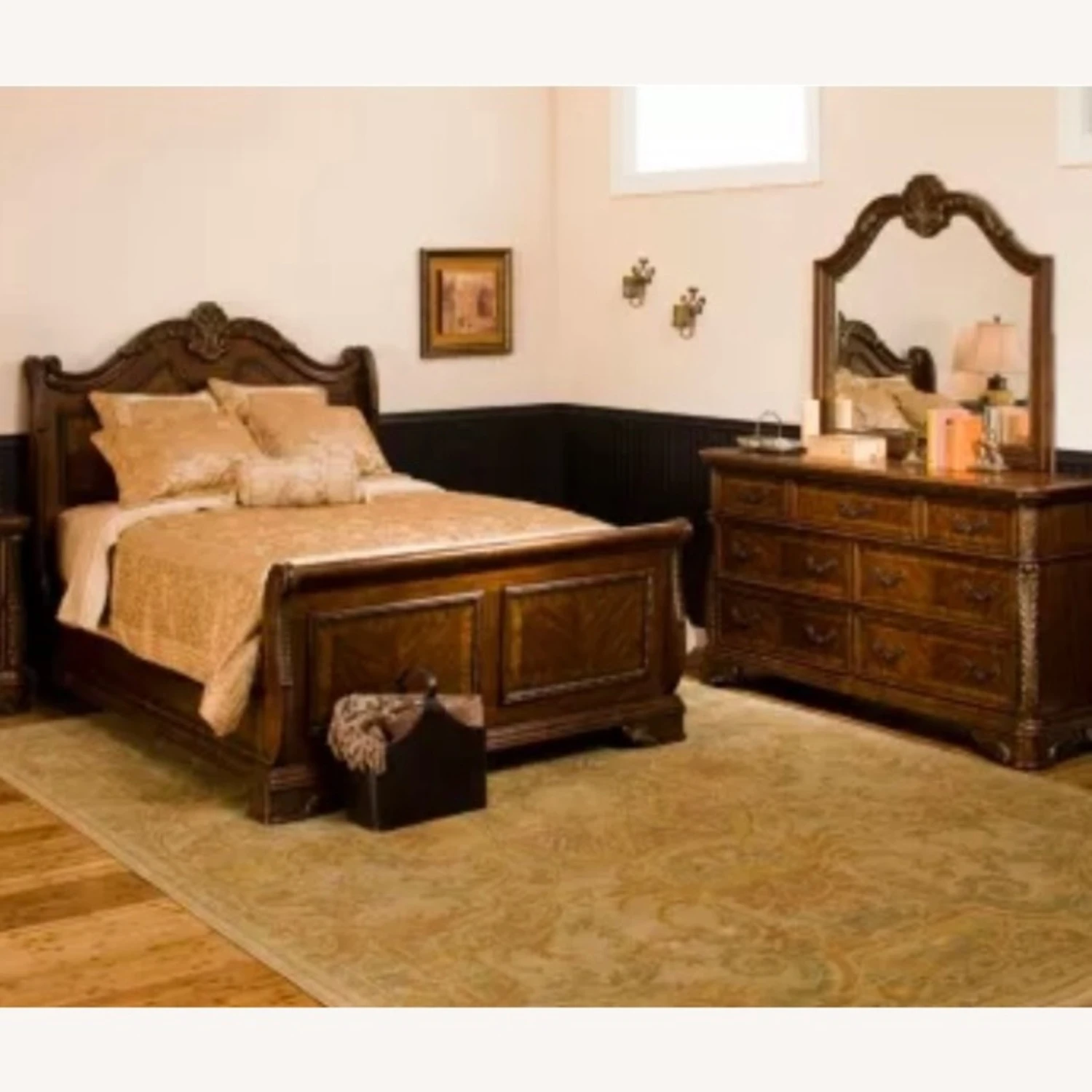 Raymour & Flanagan Catalina Dresser 6 Raymour & Flanagan Catalina Dresser - Image 4