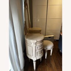 Pulaski Furniture Vanity With Mirror And Stool -Home Furnishings Store 1500 1500 frame 0 3996