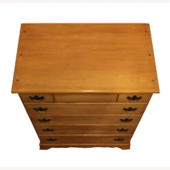 RANDOLPH HOUSE Maple Colonial 32 Chest Of Drawers