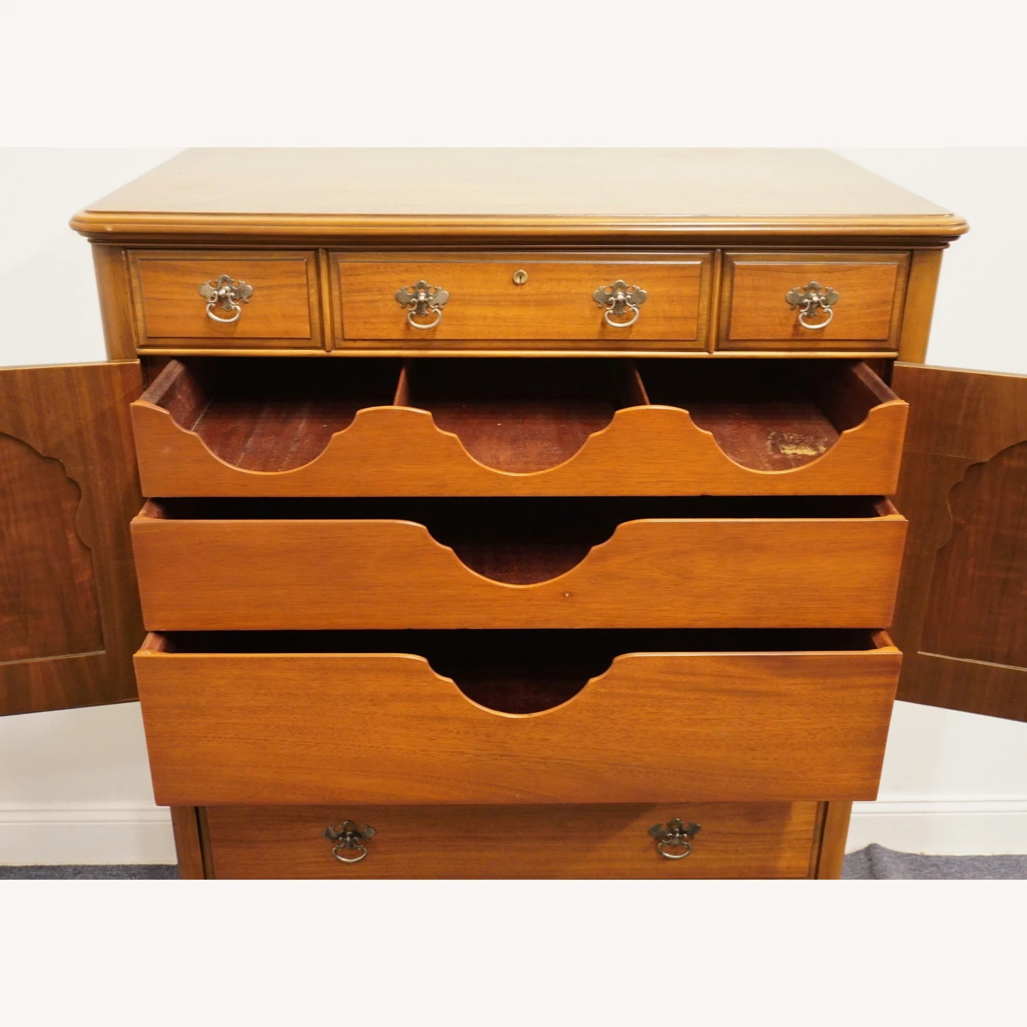 AMERICAN FURNITURE Co. Country French 38 Chest 13 AMERICAN FURNITURE Co. Country French 38 Chest - Image 11