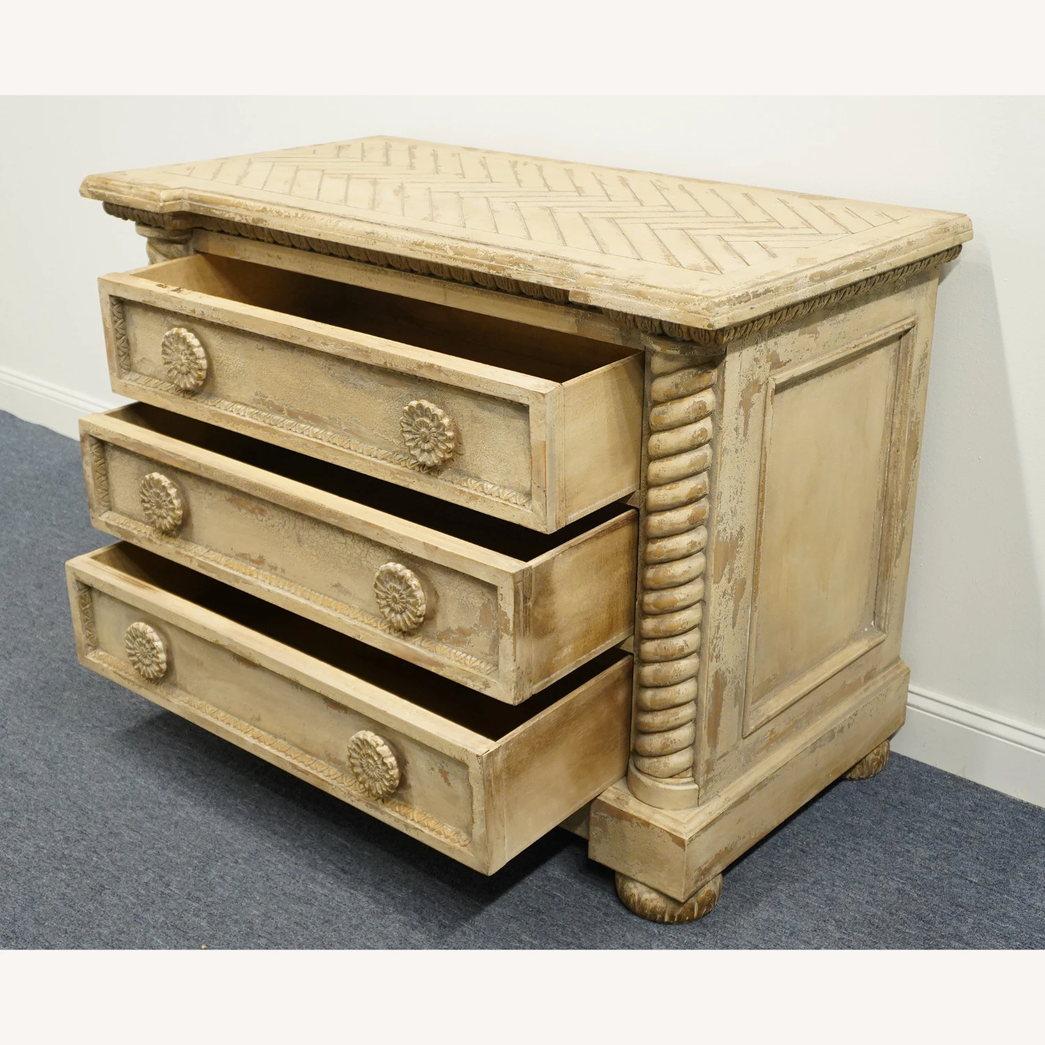 Other BRADBURN GALLERY Off White Shabby Chic 50 Chest 4 Other BRADBURN GALLERY Off White Shabby Chic 50 Chest - Image 2