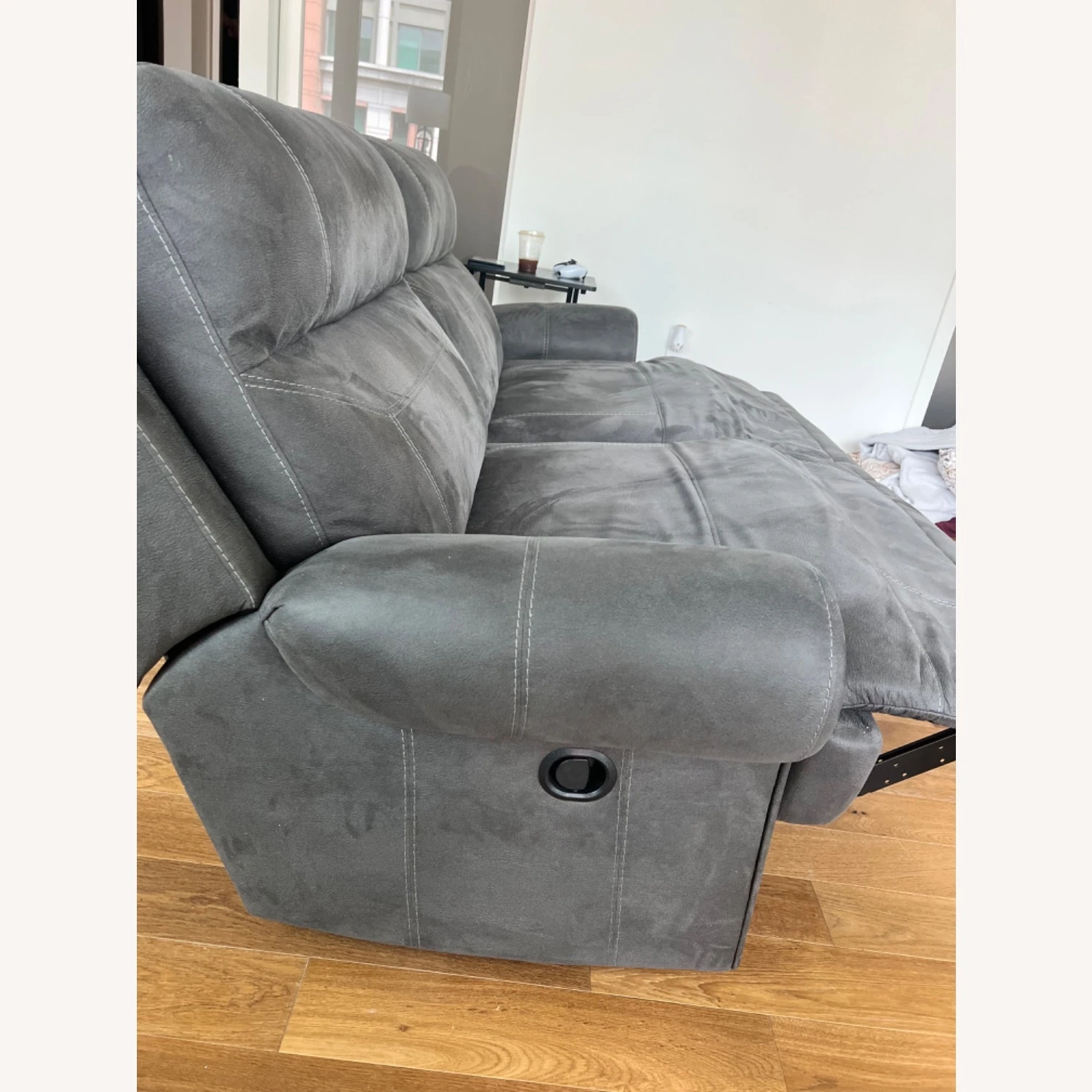 Ashley Furniture Classic Oversized Recliner 5 Ashley Furniture Classic Oversized Recliner - Image 3