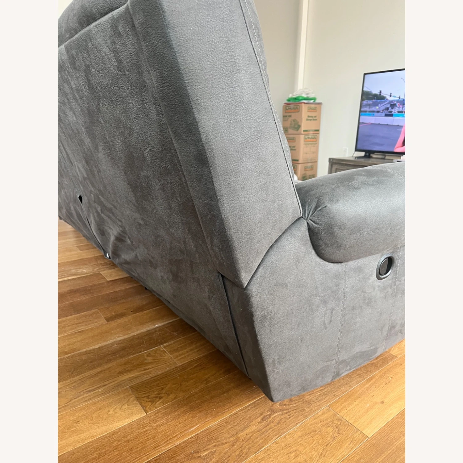 Ashley Furniture Classic Oversized Recliner 9 Ashley Furniture Classic Oversized Recliner - Image 7