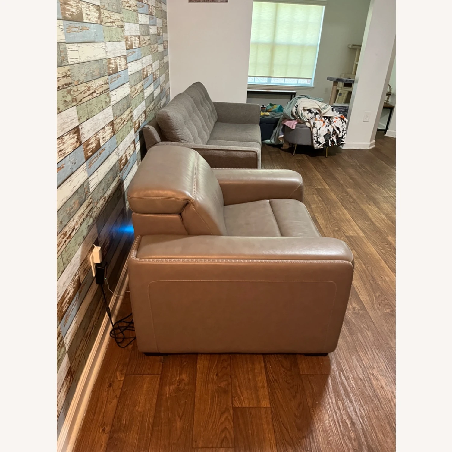 Ashley Furniture Beige Leather Power Recliner 8 Ashley Furniture Beige Leather Power Recliner - Image 6