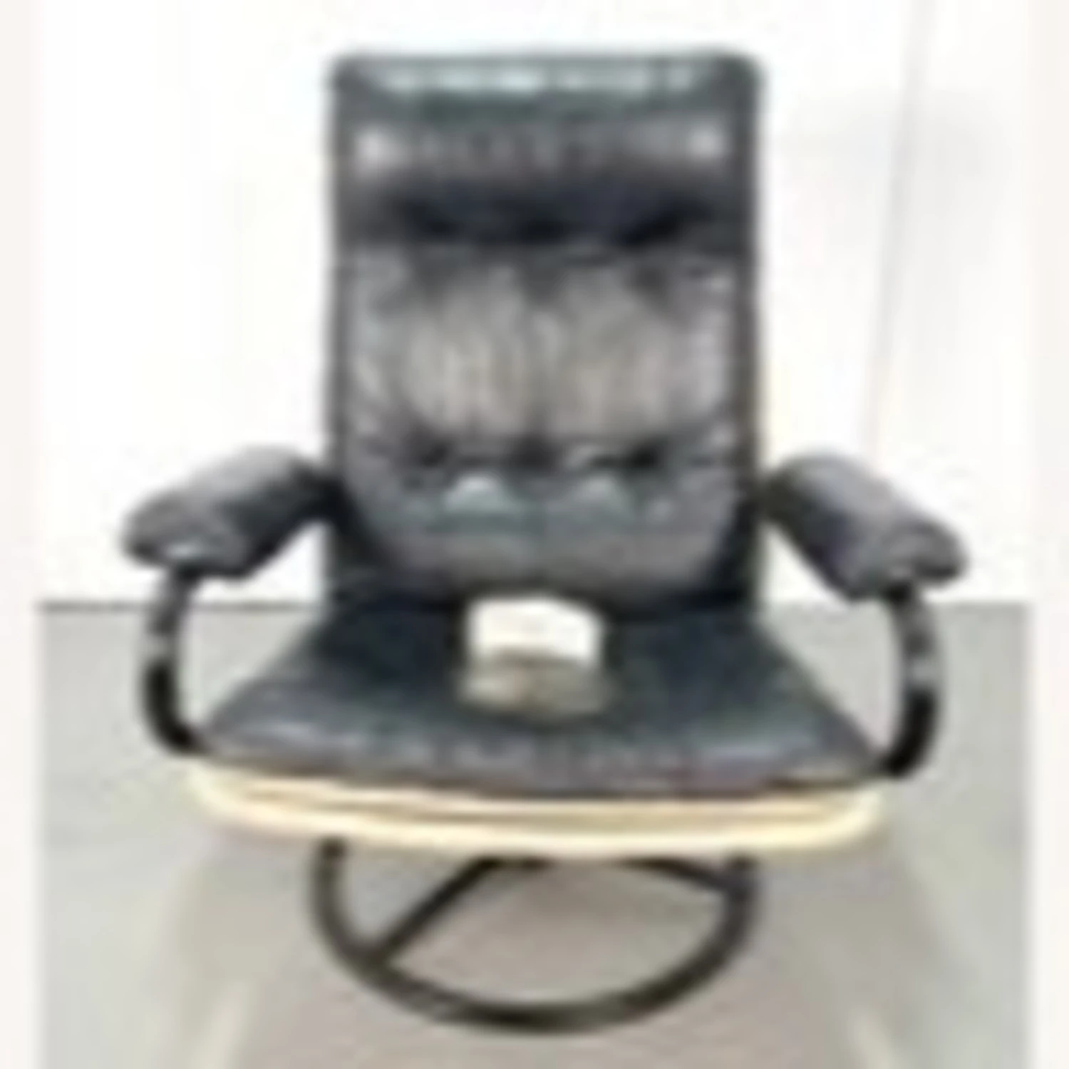 Leather Reclining Lounge Chair By Chairworks 7 Leather Reclining Lounge Chair By Chairworks - Image 5